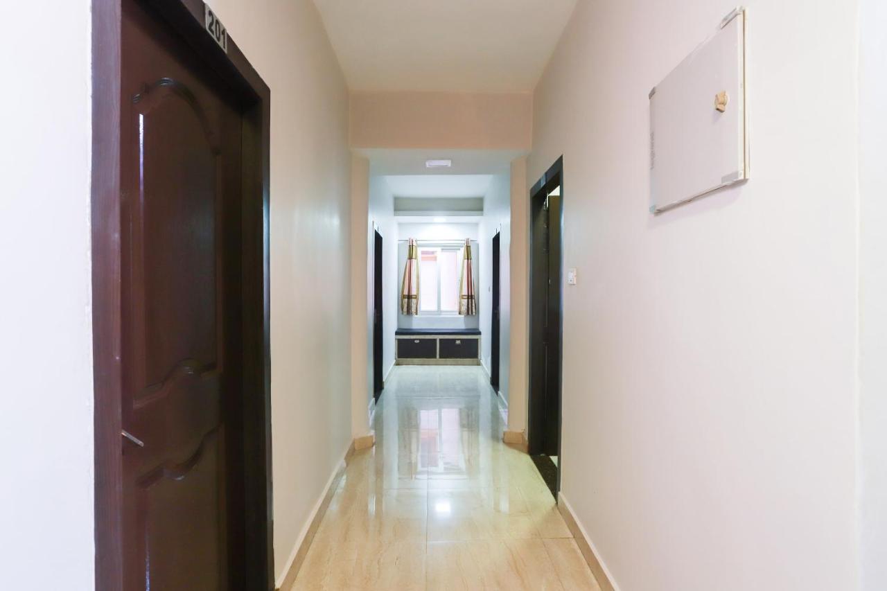 Hotel Oyo 943 The Swastik 3*